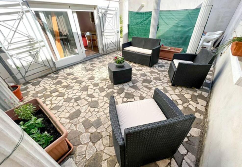 Hibryd: In Centro, A Due Passi Dal Mare Villa Oristano Exterior photo